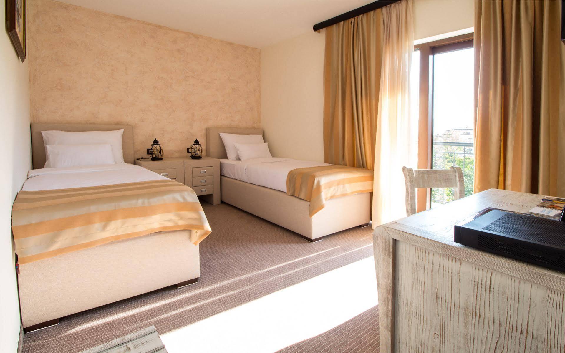 Hotel Helada Tivat Zewnętrze zdjęcie