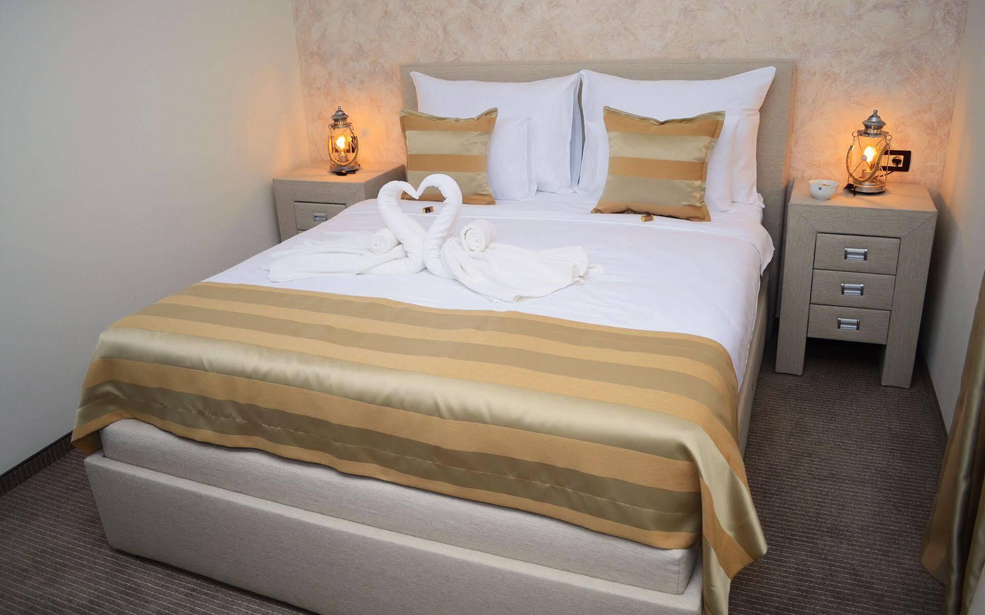 Hotel Helada Tivat Zewnętrze zdjęcie