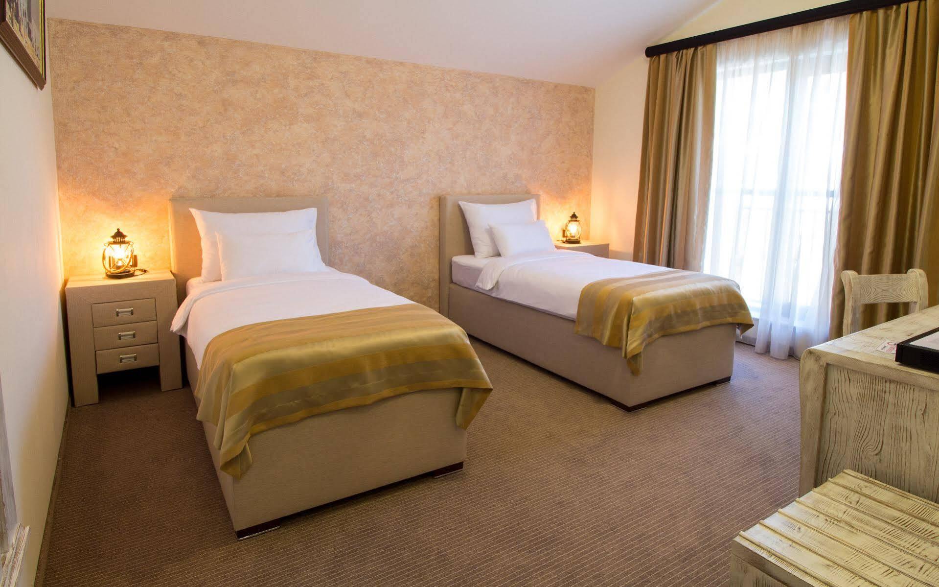 Hotel Helada Tivat Zewnętrze zdjęcie